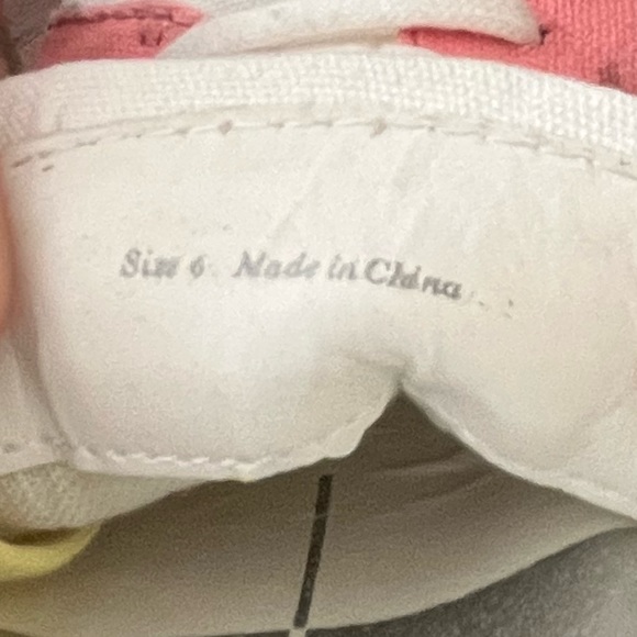 EUC - Dolce Vita Zaire Pink Patchwork Sneaker Womans Size 6 - Picture 8 of 8